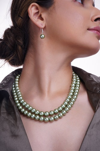 DAISY OLIVINE GREEN MATTE PEARL NECKLACE