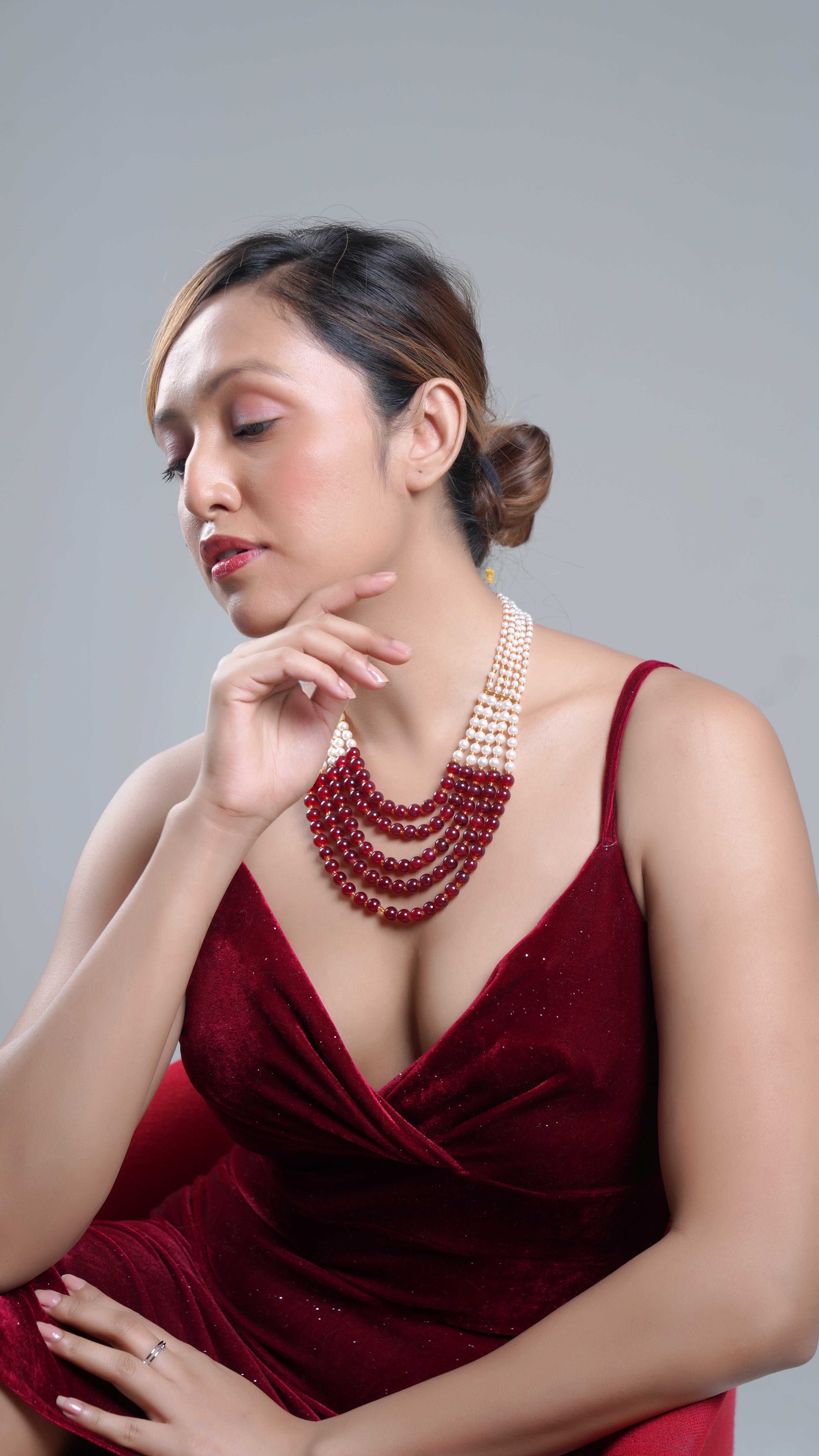 LINKED LUXE RED WINE PEARL NECKLACE