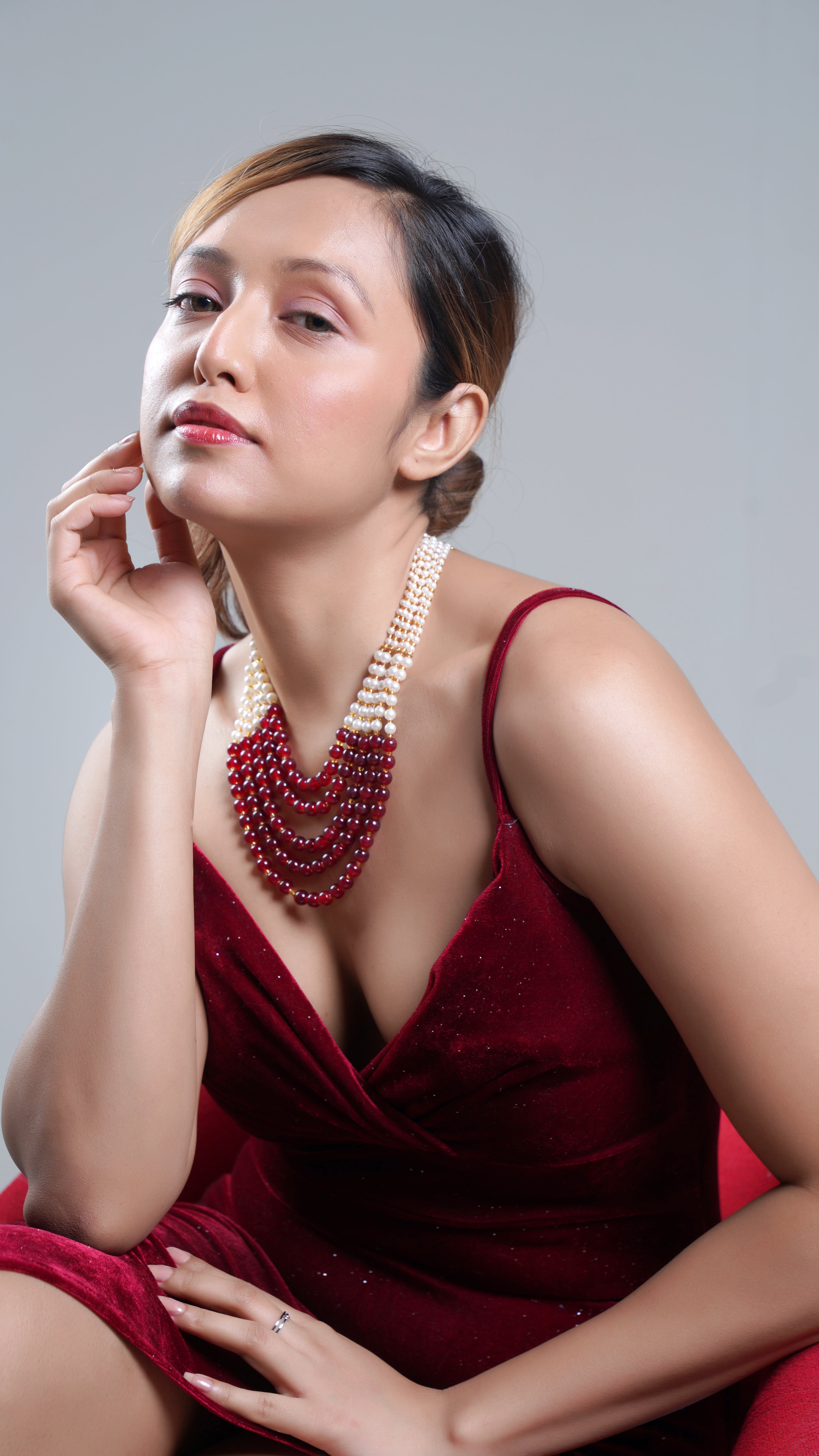 LINKED LUXE RED WINE PEARL NECKLACE