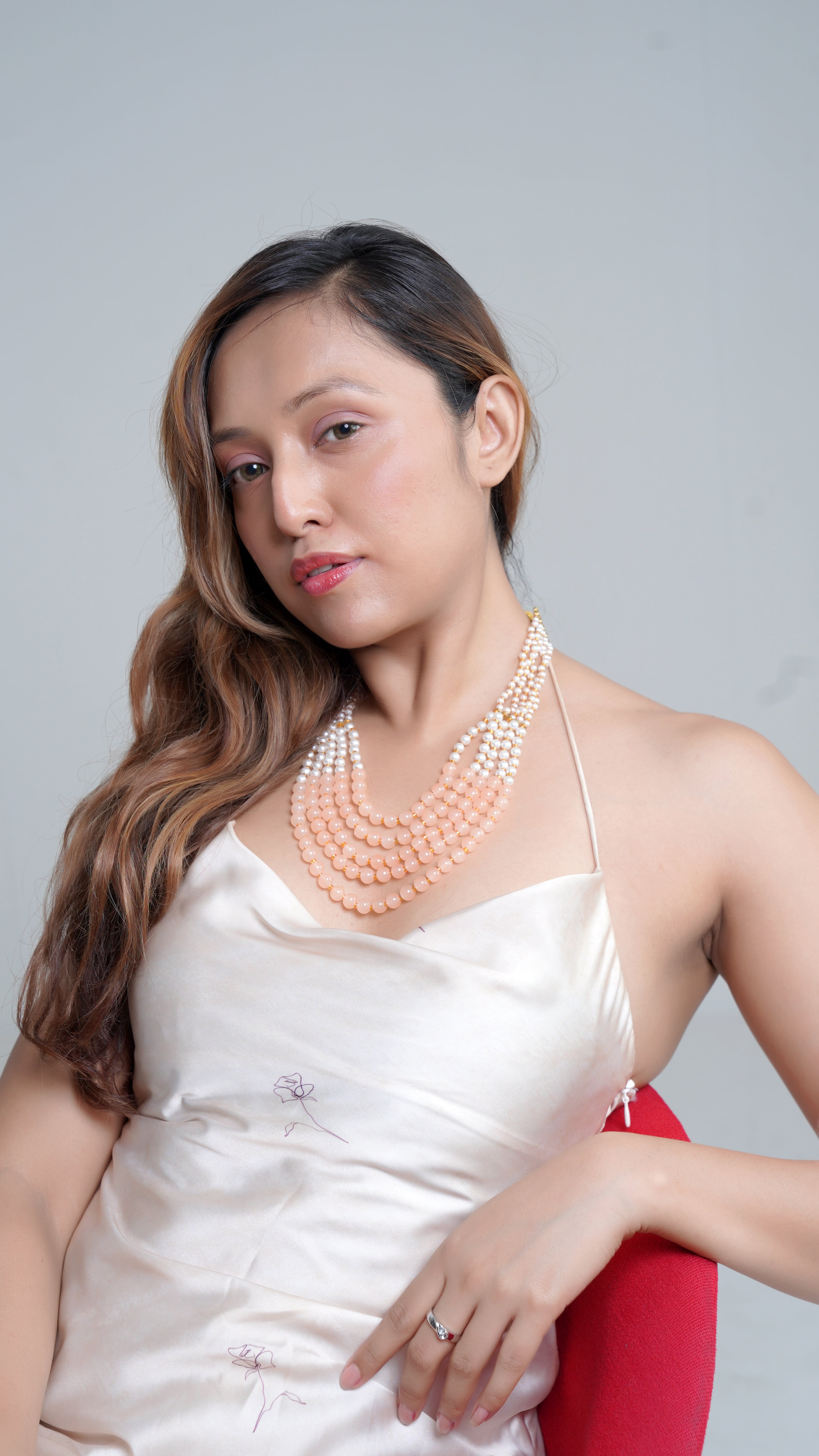 STARDOM LOOK PEARL NECKLACE