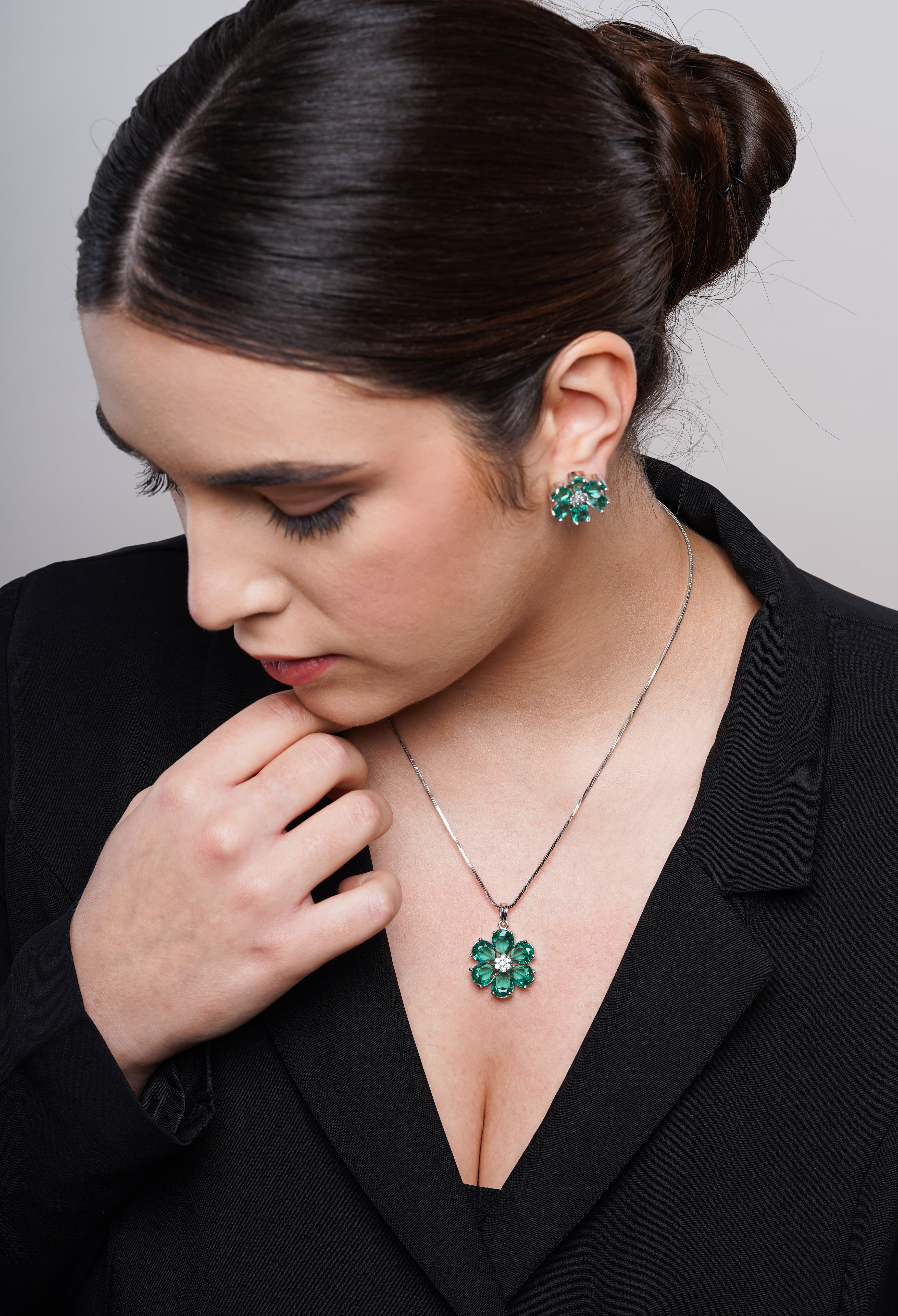 Floral Royalty Emerald Glass Stone Pendant Set