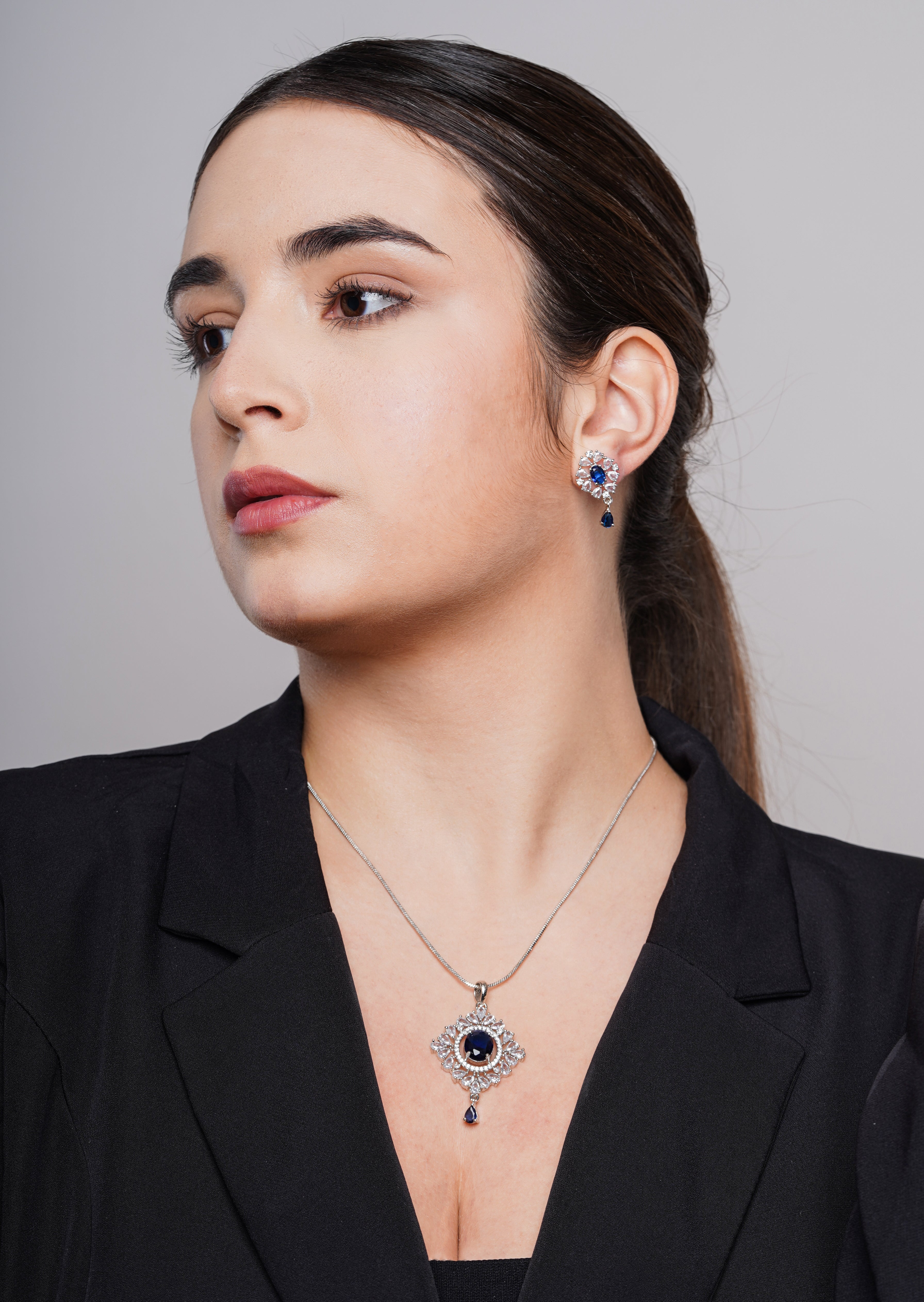 DAZZLING CHARMER BLUE PENDANT SET