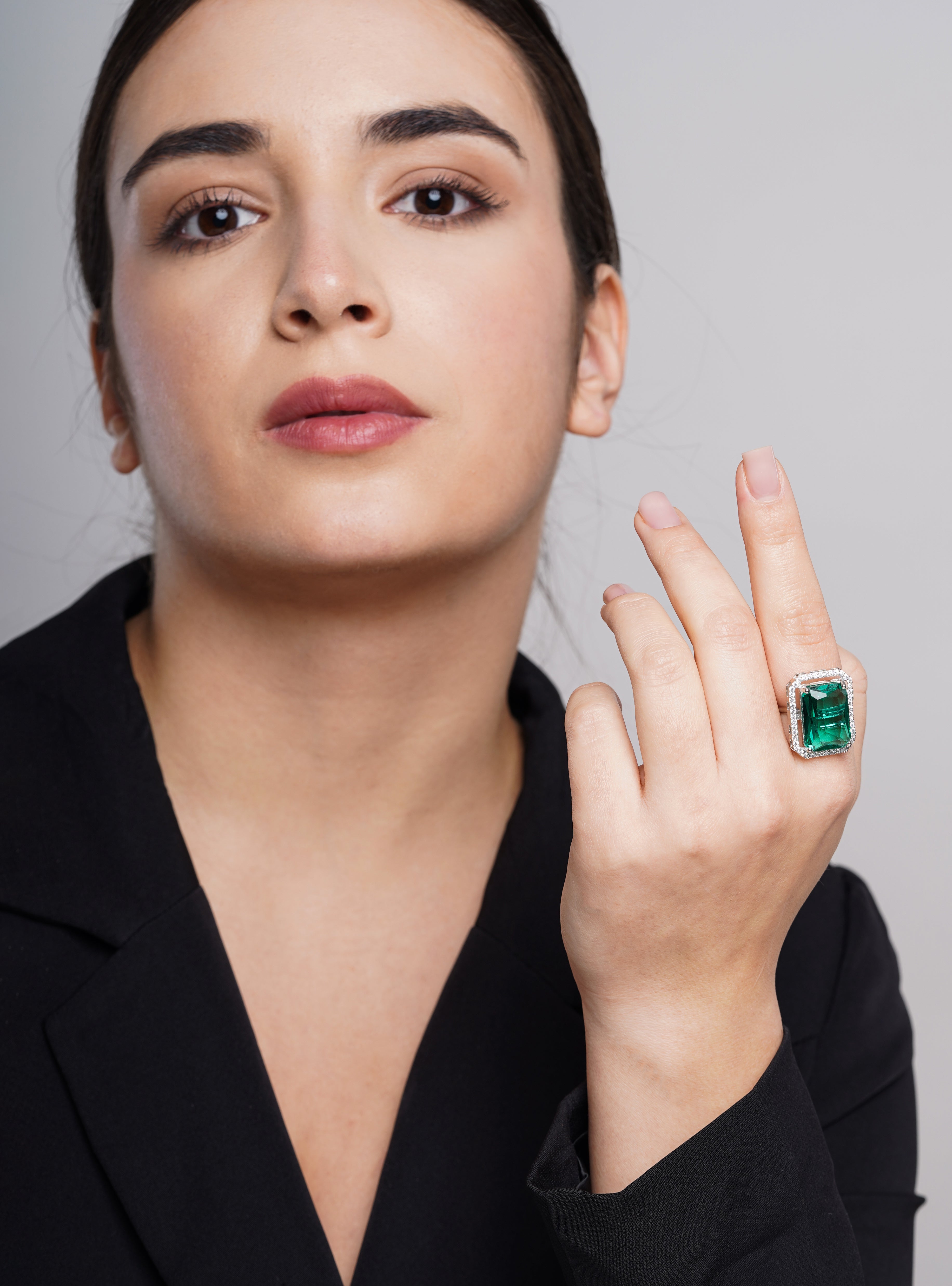 ALLURING AQUA GREEN ADJUSTABLE RING