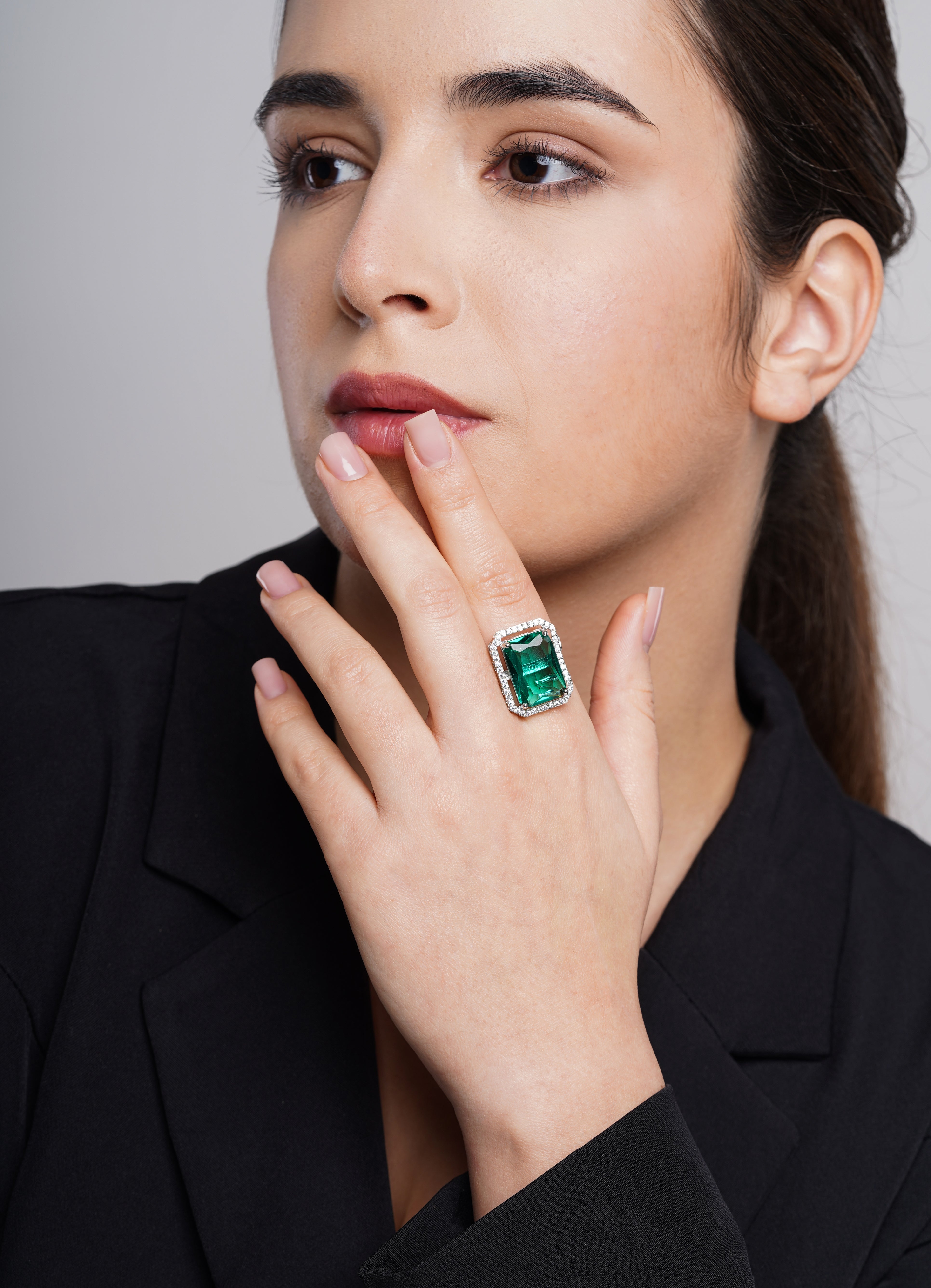 ALLURING AQUA GREEN ADJUSTABLE RING